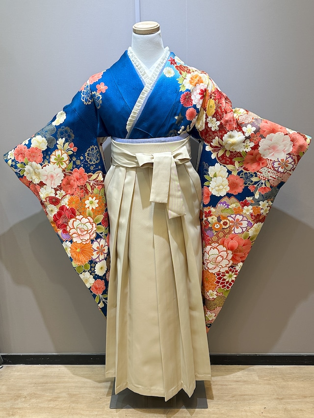 青/四季草花に鶴